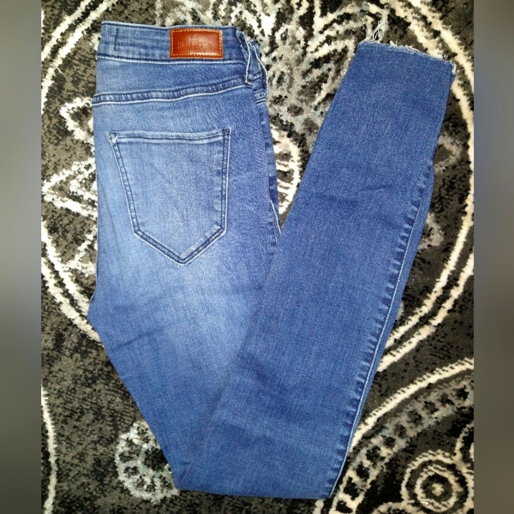 Hollister High Rise Super Skinny Distressed Stretchy Jeans~Sz 5R(Fits 27-30in W)